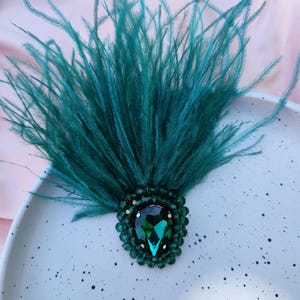 Green Ostrich Feather Brooch with Crystal Center Beaded Embroidery, Elegant Statement Pin, Handmade Accessory, brooch with feathers
