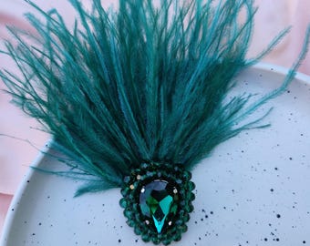 Green Ostrich Feather Brooch with Crystal Center Beaded Embroidery, Elegant Statement Pin, Handmade Accessory, brooch with feathers
