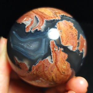 Carte sphérique en agate de football colorée naturelle de 52 mm, boule en cristal, sphère fine, boule de divination, pierre métaphysique, cadeaux en cristal, décoration d'intérieur