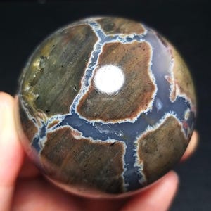 Carte sphérique en agate de football colorée naturelle, 54 mm, boule en cristal, sphère fine, boule de divination, pierre métaphysique, cadeaux en cristal, décoration d'intérieur