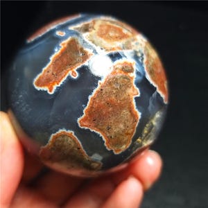 Carte sphérique en agate de football colorée naturelle, 54 mm, boule en cristal, sphère fine, boule de divination, pierre métaphysique, cadeaux en cristal, décoration d'intérieur