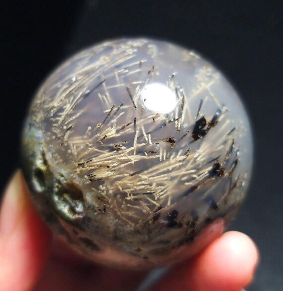 ルチルクォーツ球：天然水晶玉、形而上学的な石（46 mm） - Etsy 日本
