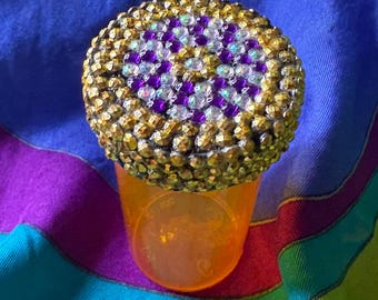Bedazzled mandala-pilfles: sprankelende reisvoorraadpot