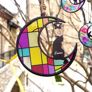 Custom Cat Memorial Suncatcher, Engraved Cat Lovers, Couple Cat On Moon Loss of Pet Sympathy Gift, Gift for Cat Lovers, Cat Memorial Gift