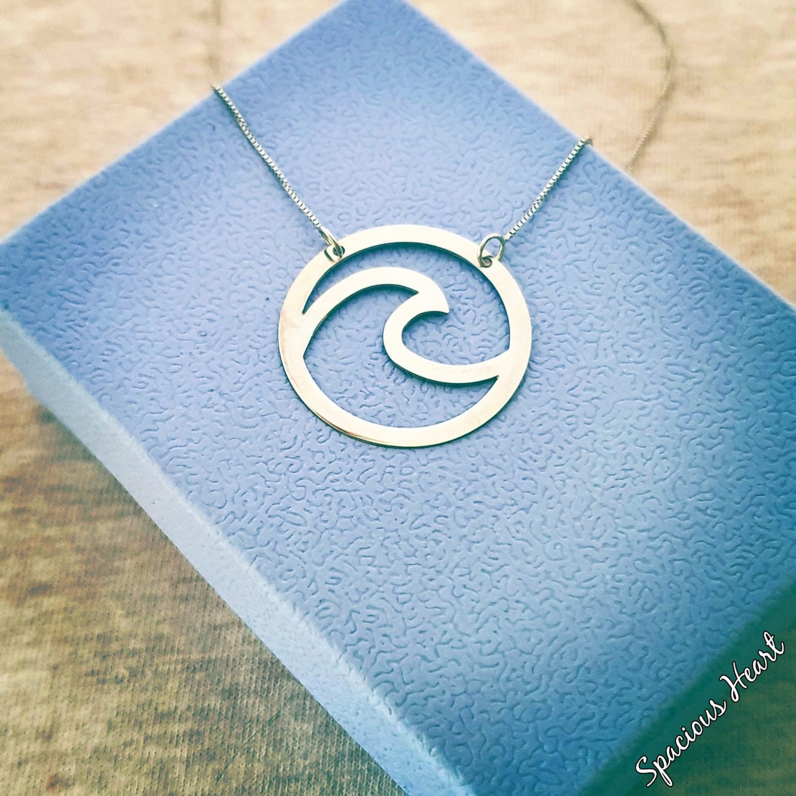 Gold ocean necklace Clearance