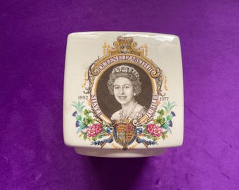 China zilveren jubileum spaarpot koningin Elizabeth II - Koninklijke memorabilia 1977