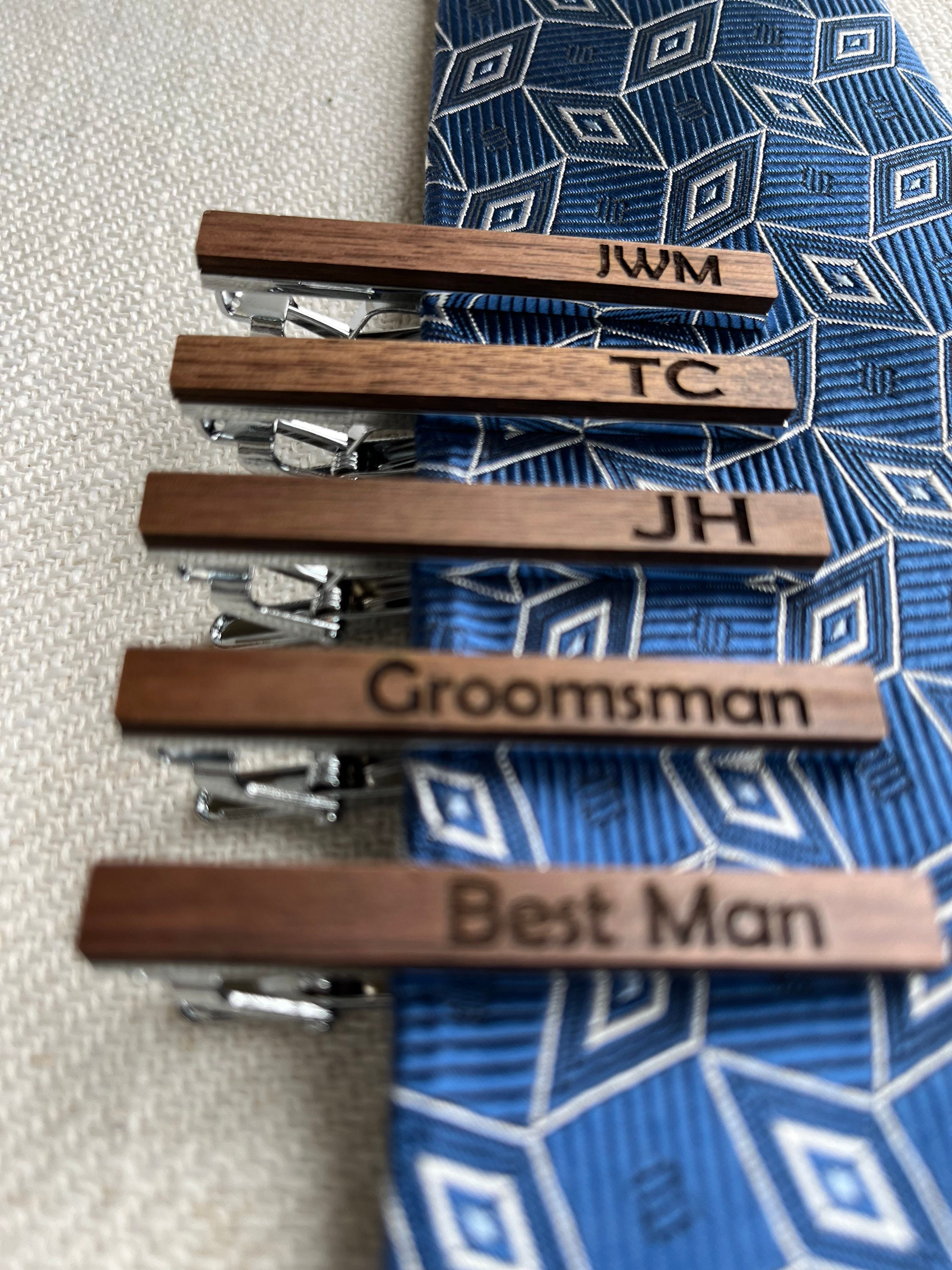 Grooved Monogram Tie Bar – Ring Concierge
