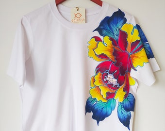 Hand-painted short oversized floral T-shirt for women. Bright and colorful flower design, perfect for summer! Size M is ready to ship!