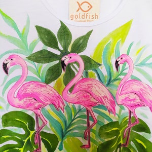 Hand painted flamingo t-shirt. Tropical t-shirt with three flamingos. Perfect gift for flamingo lovers imagem 2