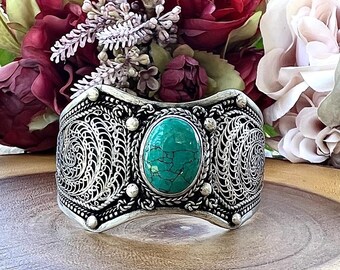 Turquoise Cuff Bracelet: Bohemian Southwestern Style