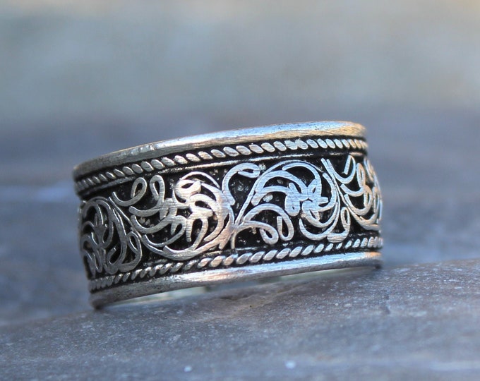 Filigree Adjustable Band Ring