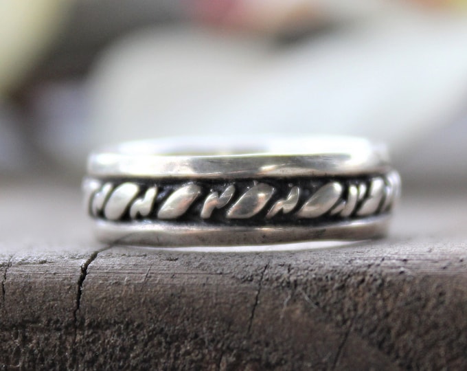 Sterling Silver Band Ring . Size 6