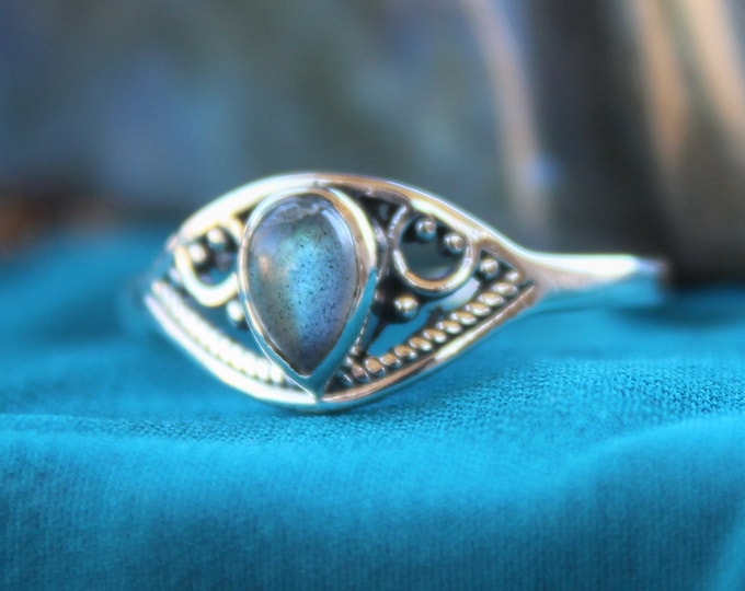 Labradorite Sterling Silver Ring