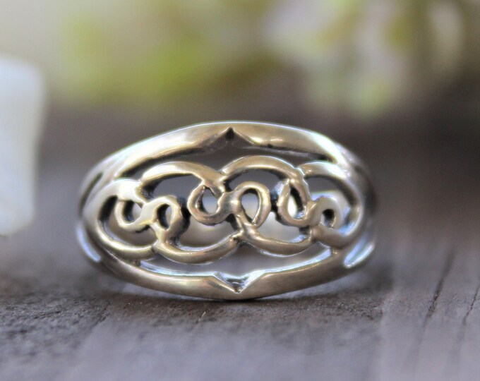 Sterling Silver Ring. Size 6