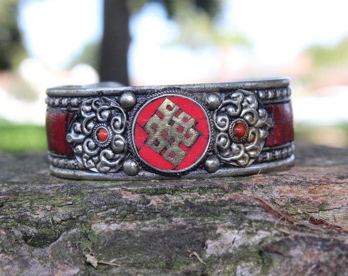 Eternal Knot Symbol Bracelet