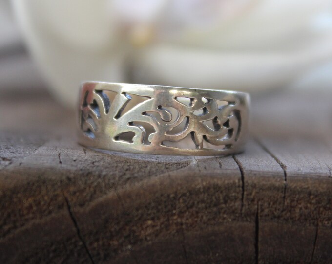 Sterling Silver Band ring . Available size 7