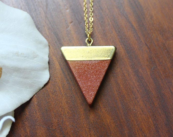 Gold Stone necklace in Gold