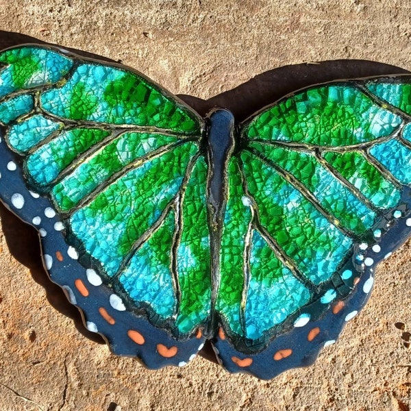 Großer Schmetterling 26 x 15 cm blau türkis grün mit Kristallglas-Glasur, Keramik hängend