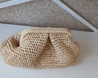 pleated crochet bolsa