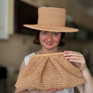 Patrón de crochet para bolso dumpling y sombrero canotier. Sombrero de rafia para mujer. Cartera de mano.