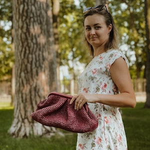 Crochet pattern dumpling bag Size L and M . English Video Tutorial PDF pattern. Cloud Bag for 8 & 10 Clasp image 4