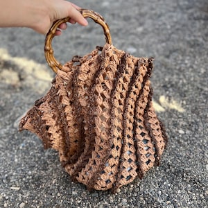 Crocheted Raffia Bucket Bag: Natural Straw Crossbody