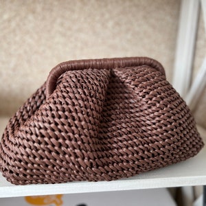 Crochet pattern dumpling bag Size L and M . English Video Tutorial PDF pattern. Cloud Bag for 8 & 10 Clasp image 9