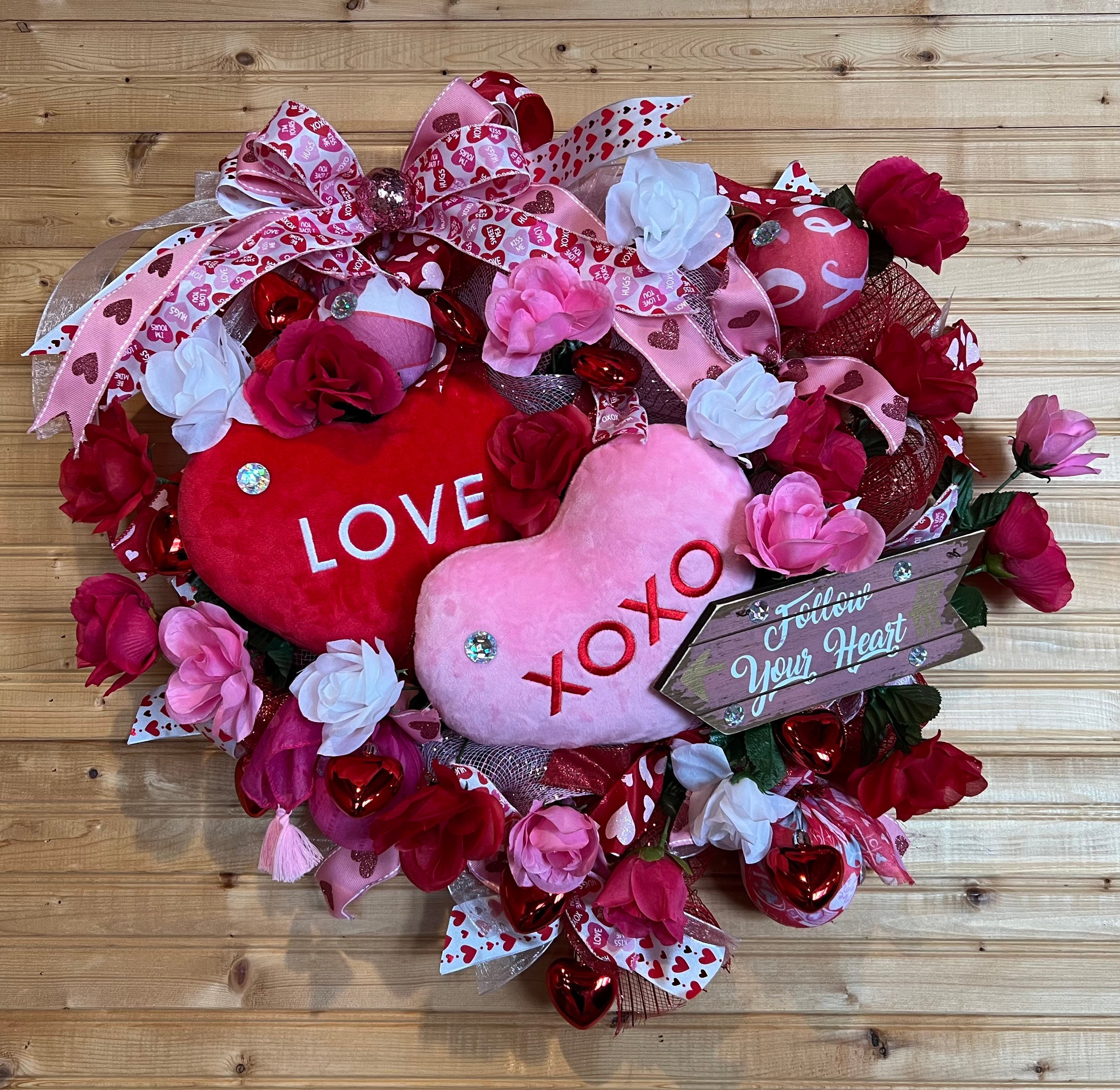 Valentine's Day Wreath Hanging Sign 12 Inch Valentine's Day Wall Plaques  Home Decoration Felt Heart Glitter Wreath Wall Sign with White String Light