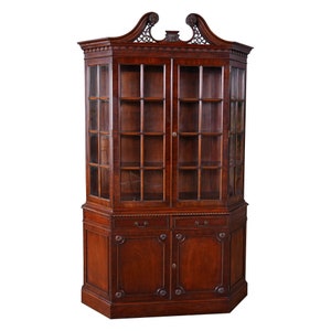 NVIN0470 Custom Built Display Cabinet