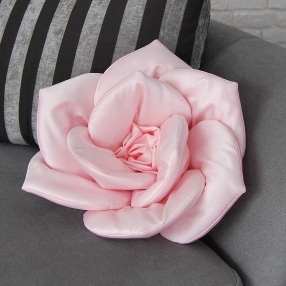 rose shaped cushion