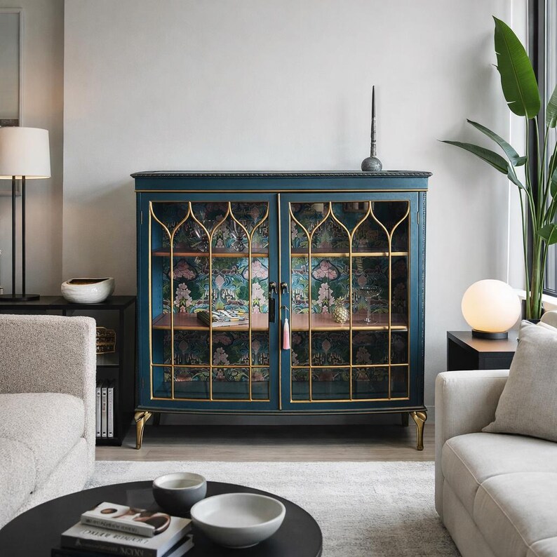 Gabinete de ginebra y bebidas Suburban Jungle Leopard en azul y rubor - Diseño de Laurence Llewellyn-Bowen imagen 13