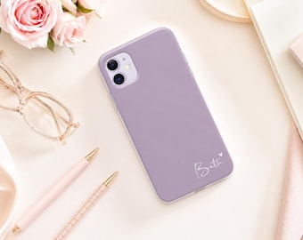 名入れiPhoneケース、カスタムネーム入りシリコン製スマホカバー、イニシャル入りiPhoneケース、ミニマルなスマホケース、彼女へのギフト