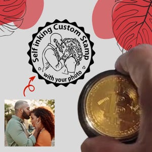 Personalisierter Portrait Stempel von Fotos – ideal für Hochzeiten, Einschulung und Partys. Selbstfärber, 40 mm Durchmesser, Bitcoin / Hand geformtes Design