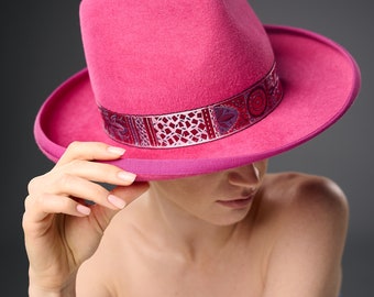 Fedora hat. Pink Felt Fedora ladies Hat. festival wide brim fedora. Fedora hat. Western hat for women. Pink fuchsia hat. Felt Hat For Women