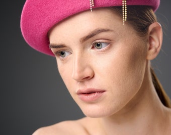 Pink beret hat with a stylish decoration of a set of two exclusive brooches, Women's hat, winter hat, fall accessories, Winter accessories