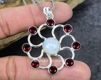 Collar con colgante de piedra lunar arcoíris y granate bañado en plata