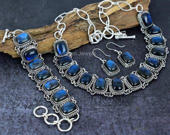 Conjunto de joyas de labradorita: collar, pulsera y pendientes de estilo vintage bañados en plata.