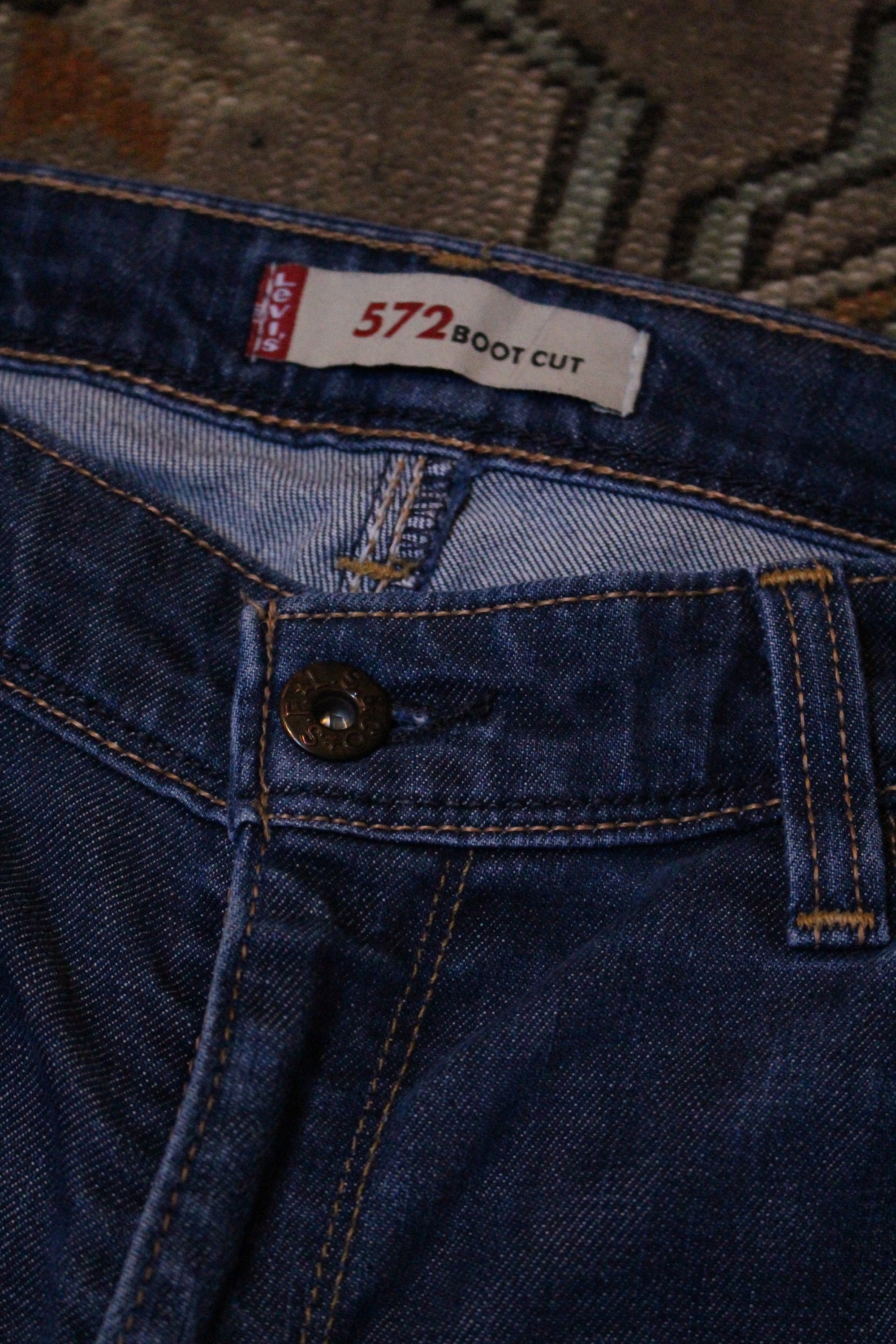 Vintage Levi s 572 Bootcut Jeans 30