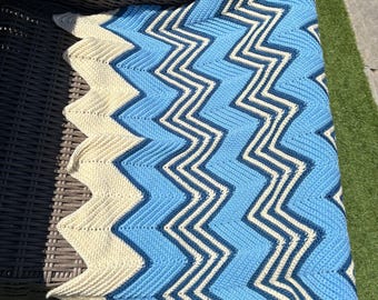 Handmade Crochet Baby Blanket, Zigzag design