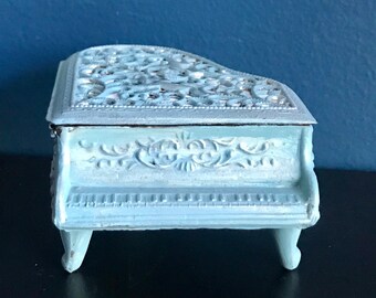 Vintage child/'s piano jewellery box Plays Somewhere my Love