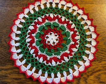 New Handmade Cotton Crochet Doily Christmas Xmas Holiday Mandala 7.5” Round Table Decoration Red Green White