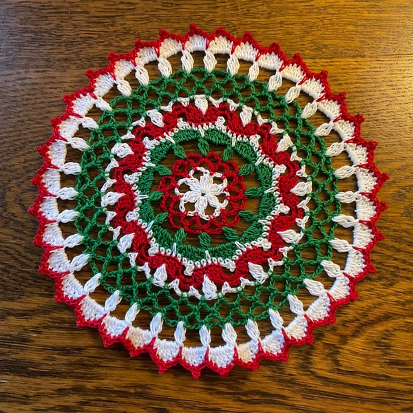New Handmade Cotton Crochet Doily Christmas Xmas Holiday Mandala 7.5” Round Table Decoration Red Green White