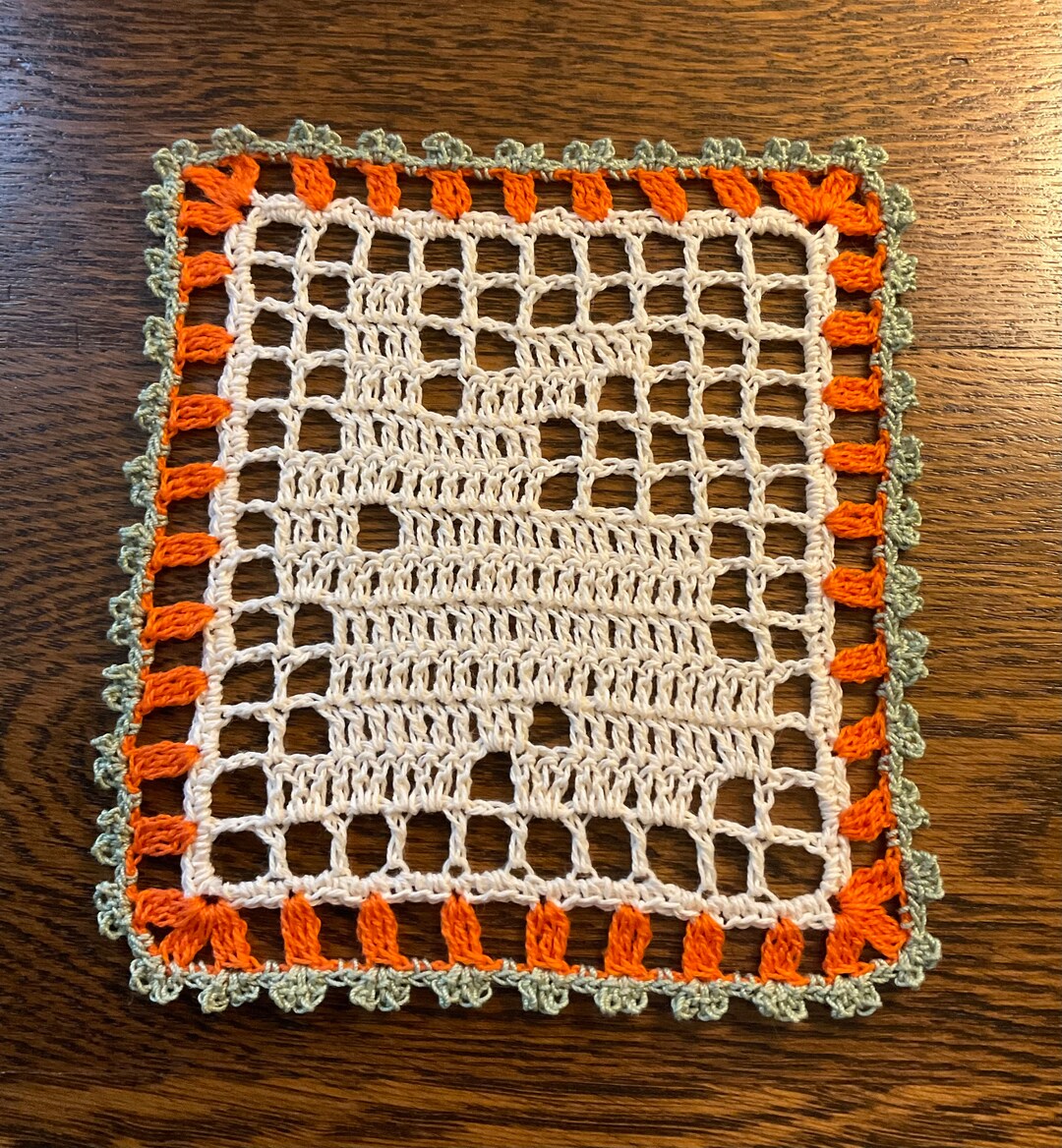 New Handmade Filet Crochet Bunny Rabbit Doily With Carrot Trim Cotton ...