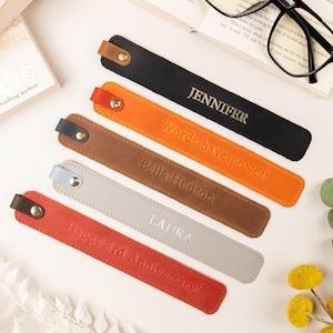 Personalized Leather Bookmark, Gift for Book Lover, Leather Bookmark, Gifts for readers, Custom Leather Bookmark, Wedding Gifts