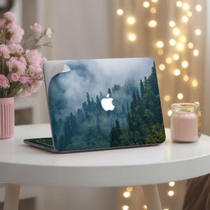 Set di adesivi in vinile Foggy Forest Pine Trees 14 pollici Macbook Pro 13 2020 Mac M3 15 skin M2 Air 13 2022 decalcomania Macbook 16 m1 vinile Apple Gift 12