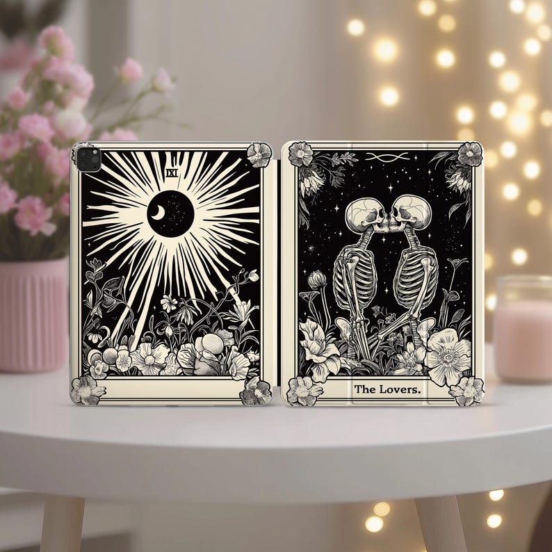 Funda para tablet con diseño del Tarot de los Amantes para iPad Pro 11 12.9 13" Air 5 4 3 2 Mini 7 6 10.2 8 9 10 gen. Funda inteligente vintage con estampado de calaveras místicas y macabras. imagen 1