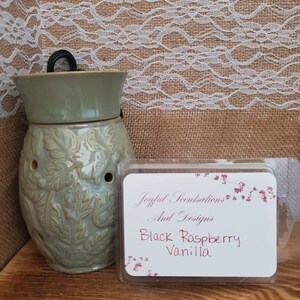 Scented Wax Melt / Raspberry & Vanilla / Clamshell Wax Tart / Wax Bar / Scented Wax / Housewarming Gift / Candle Tart