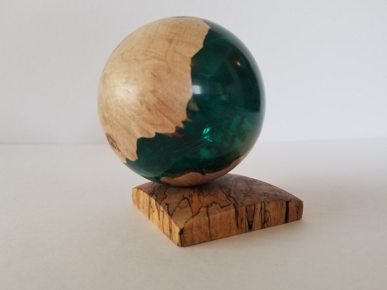 The 5 Best Epoxy Resin Paperweight Reviews in 2022 3