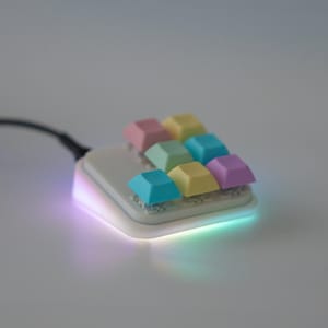 ZMK 7 Hotswap & RGB Underglow Mechanical Macropad -- (Qmk/Vial) Easily Programmable Keys Through GUI