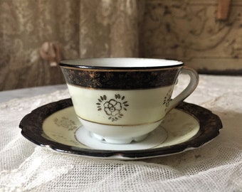 Alte Mokkatasse Espressotasse Herford Porzellan Porcelaine floral Blumen Gold Dekor Vintage Brocante